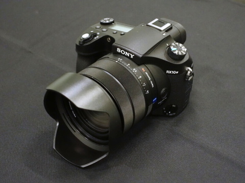 ソニー、位相差AFに対応した25倍ズーム機「RX10 IV」 - デジカメ Watch