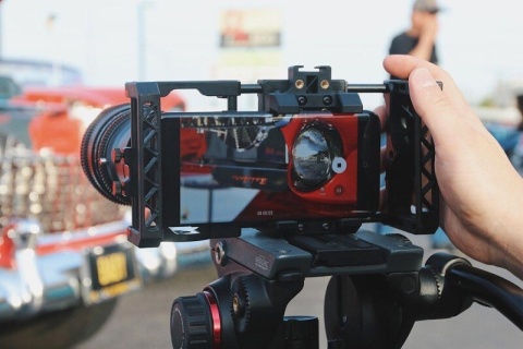 スマホ用リグ「Beastgrip Pro」のEFマウントアダプター - デジカメ Watch