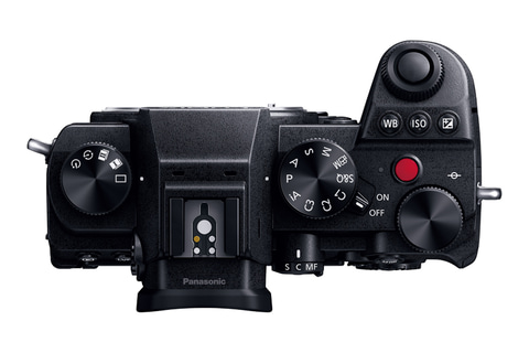 パナソニック「LUMIX S5」の国内価格が発表。ボディ税別24万円