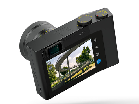Lightroom内蔵カメラ「ZEISS ZX1」が海外で発売に - デジカメ Watch