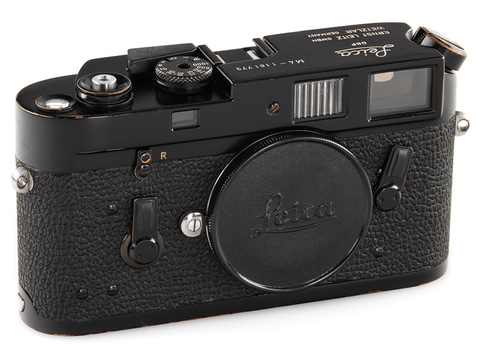 1950年代製「ライカMP」の美品が1.5億円で落札。“ブラックペイント人気
