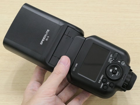 キヤノン、マルチアクセサリーシュー専用の「スピードライトEL-5