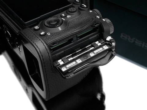 GARIZボディケースに「α7R V」「X-T5」用がラインナップ - デジカメ Watch