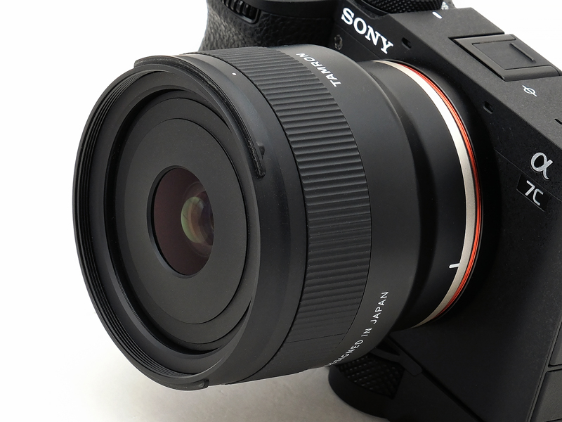 交換レンズレビュー：“小さくて軽い” 35mmAF単焦点レンズを一挙紹介