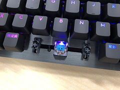 待望の“青軸”ついに登場！ 「G512 CARBON（GX BLUE