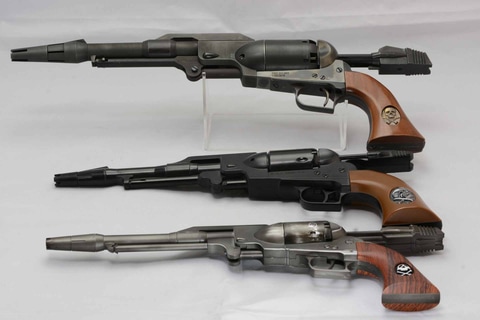 夢が叶った！ 「銀河鉄道999」に登場する戦士の銃の“本物”を手にした