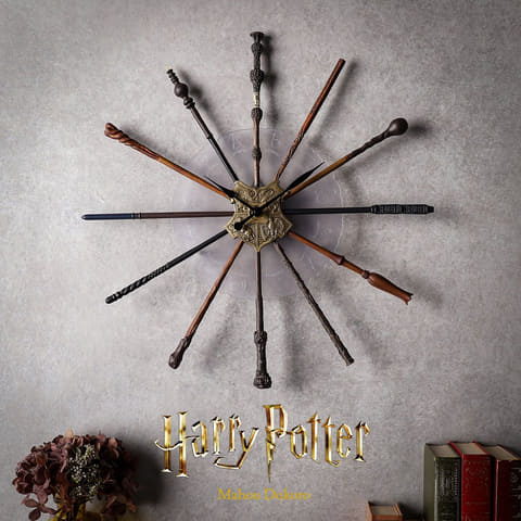 ハリー・ポッター」ダンブルドアやスネイプら12人の杖デザイン壁掛け