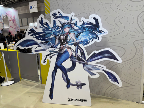 コミケの「アークナイツ：エンドフィールド」ブースに長蛇の列