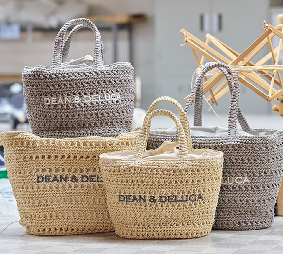 DEAN & DELUCA×BEAMS COUTURE、手編みの「クロッシェバスケットバッグ