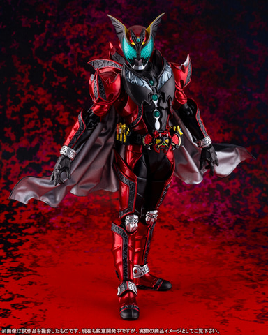 S.H.Figuarts（真骨彫製法）仮面ライダーダークキバ」、サンプル写真で