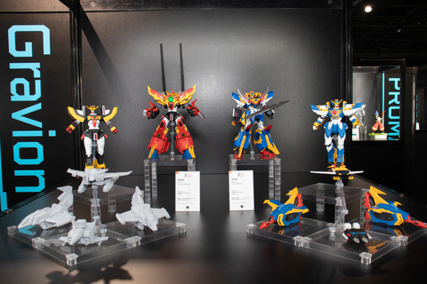 グランナイツ集結！ 「MODEROID ゴッドグラヴィオン」＆「MODEROID