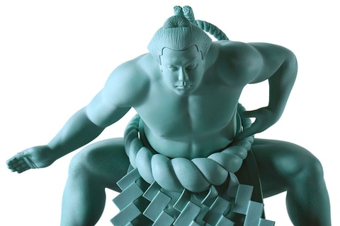 ウルフこと千代の富士氏の力強い土俵入りの雄姿が銅像風に立体化