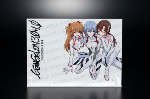 シン・エヴァンゲリオン劇場版」より、アスカ・レイ・マリが寄り添う1