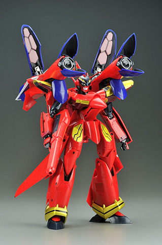 マクロス7」から、サウンドブースターを搭載した「VF-19改 熱気バサラ