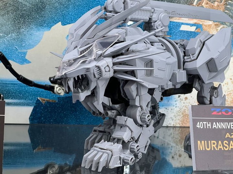 ゾイド40周年記念商品「AZ-03 ムラサメライガー」の原型見本が展示