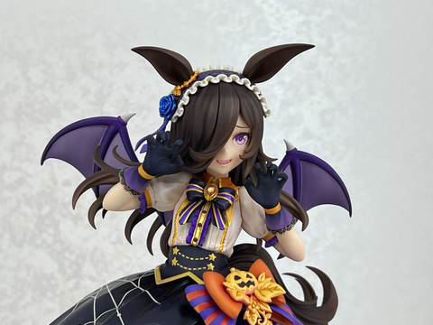 ウマ娘」よりフィギュア「ライスシャワー〜Make up Vampire