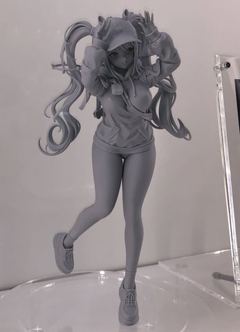 NIKKE」より「アリス」のスイートホーム姿フィギュア原型展示