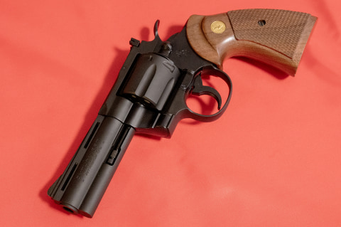 特別企画】タナカ「コルト パイソン Rモデル HW 4インチ」は