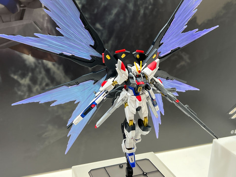 ガンダムSEED FREEDOM」より「HG ストライクフリーダムガンダム弐式&光