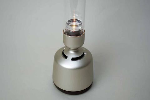 ガラス管を鳴らすソニーの間接照明スピーカー「LSPX-S2」。音と声を