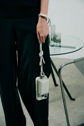 土屋鞄 objcts.io、iPhone用新型「デタッチャブル」ケース - Impress Watch