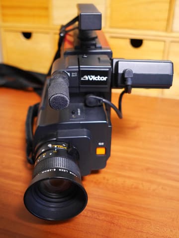 わたしの思い出家電】日本ビクター「VHS-Cビデオカメラ「GR-C1