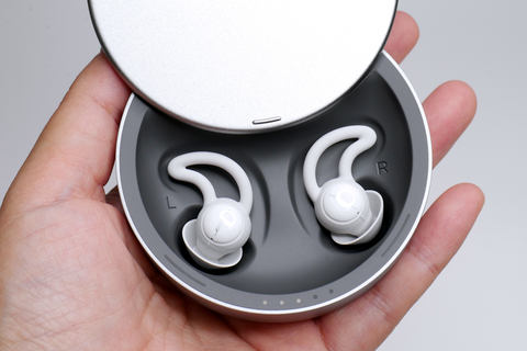 隣家の生活音もシャットアウト! 日常の騒音を逃れて眠れるBOSEのイヤー