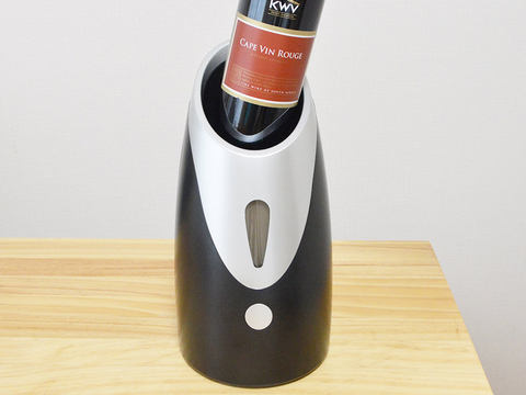 サンコー、赤・白ワインやシャンパンを飲みごろ温度に冷却できる「卓上