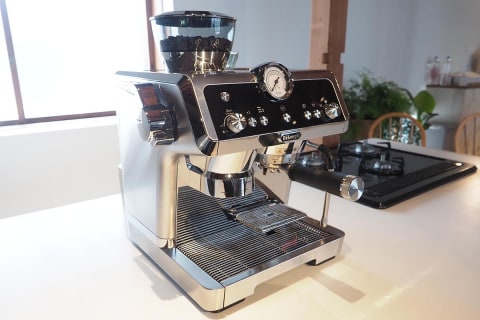 豆から挽くデロンギのエスプレッソメーカー日本上陸。バリスタも推す