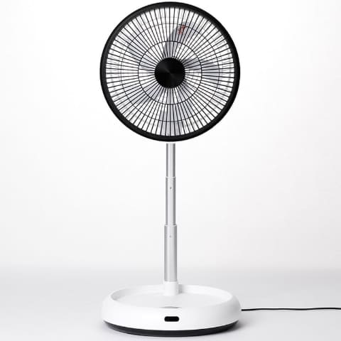ニトリ、使わない時は折りたたんで平らになるコードレス扇風機 - 家電