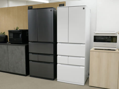 シャープ「もっと節電」冷蔵庫 ロゴ小さくなって空間に馴染む - 家電 Watch