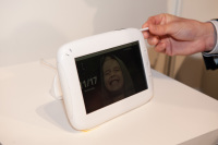 NTT東、家庭用のAndroid搭載タブレット端末「光iフレーム」 - ケータイ