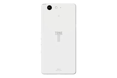 TONE新スマホ「m17」、富士通製で防水・おサイフ対応 - ケータイ Watch