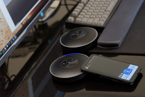 2台1セットのワイヤレススピーカーフォン「eMeet M220」が、オンライン