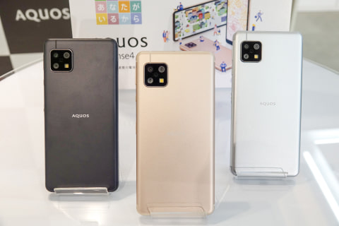 シャープから4Gスマホ「AQUOS sense4」――トリプルカメラになった新