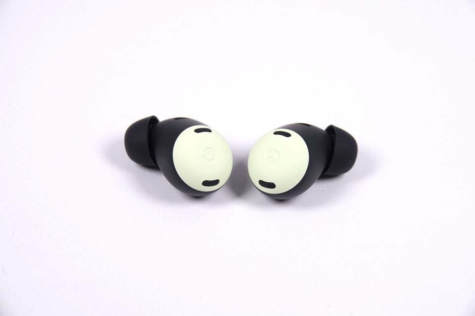 Pixel Buds Pro」レビュー、強力なノイズキャンセルを備えるグーグルの