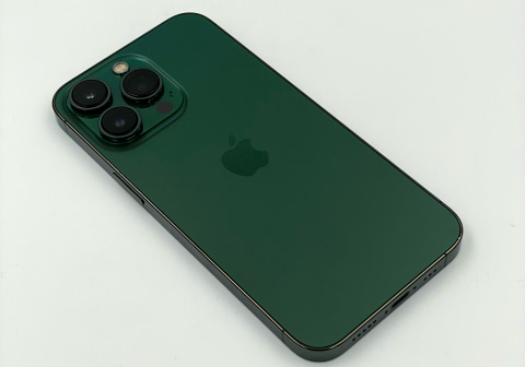 iPhone 13 Pro Max」（128GB）のアルパイングリーンが約8000円引き