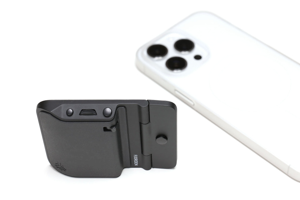 iPhone用カメラグリップ「Fjorden」を海外通販で購入！ 撮影がスゲく