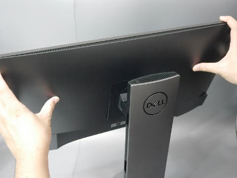 Hothotレビュー】ディスプレイの台座だと思った? 残念、PCでした! デル