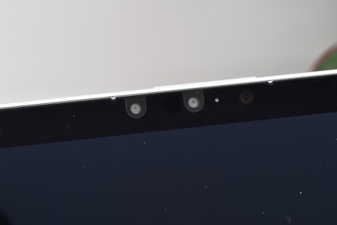 いまや貴重なバッテリ交換も可能! 新旧要素満載で900g台のパナソニック