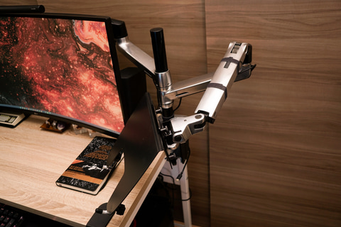 やじうまミニレビュー】ノートの置き場に困ったのでエルゴトロンの