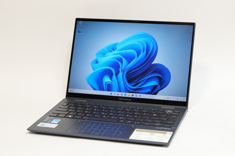 Hothotレビュー】有機EL搭載でパワフルなのに軽量な13.3型2in1