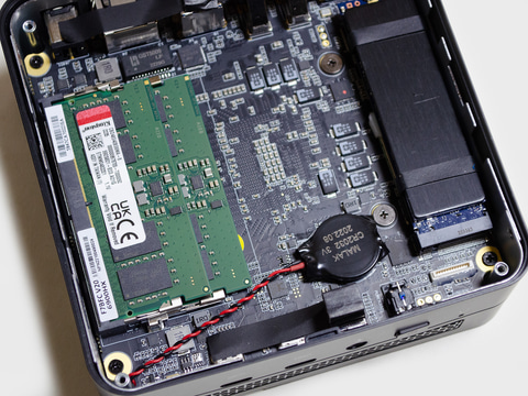 西川和久の不定期コラム】Ryzen 9 6900HXを搭載し、USB4にも対応した