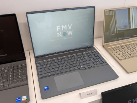 富士通、家中どこでも使える薄型軽量の16型ノート。14型モバイルノート