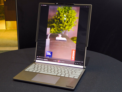 新たなる変態ノート！画面巻取式で14～16.7型に変形する「ThinkBook