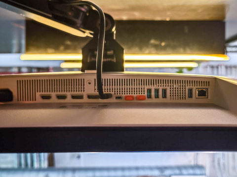 圧倒的。世界初の52型6K湾曲モニター「Dell UltraSharp 52 Thunderbolt