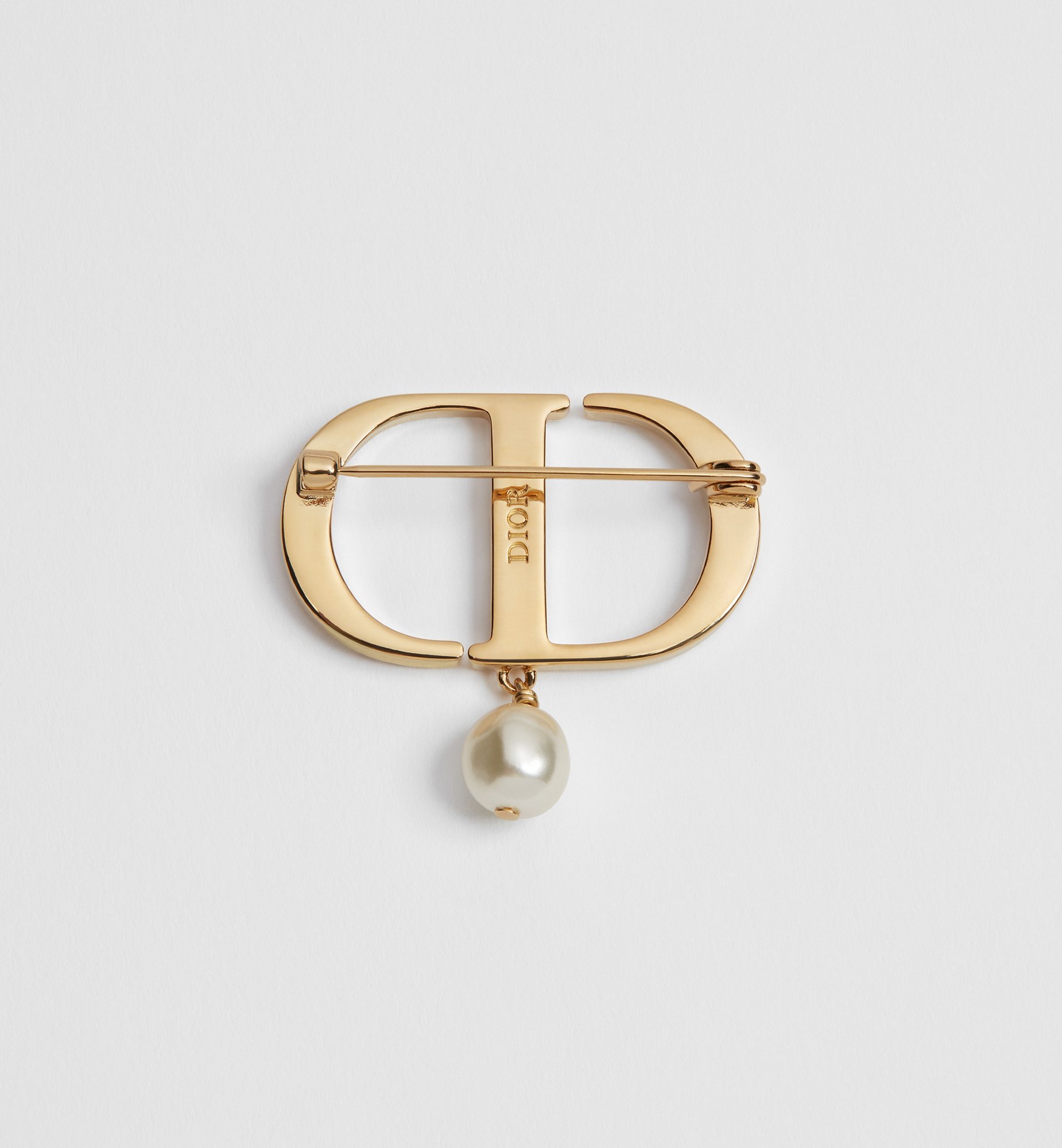 Petit CD Brooch Gold-Finish Metal with a White Resin Pearl and