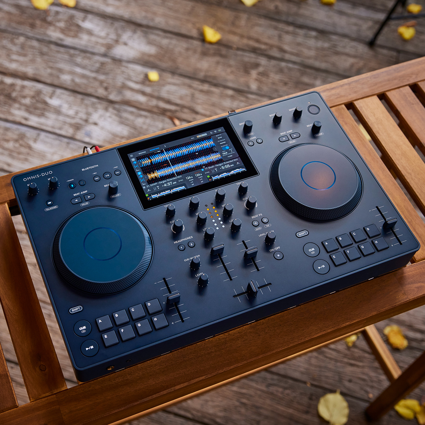 OMNIS-DUO - Portable all-in-one DJ system | AlphaTheta