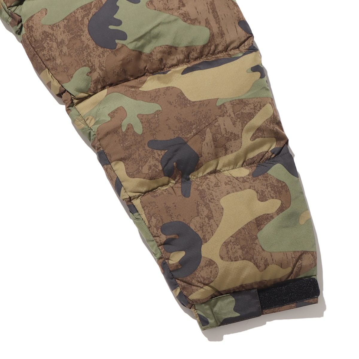 THE NORTH FACE NOVELTY NUPTSE JACKET TNFカモ（ザ・ノース・フェイス