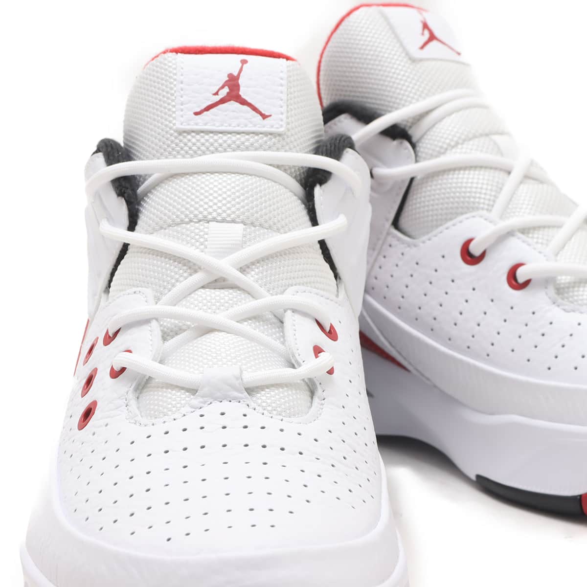 JORDAN BRAND JORDAN MAX AURA 5 WHITE/BLACK-VARSITY RED-WOLF GREY